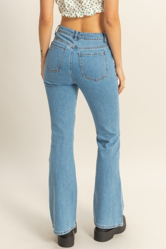 High waisted- flared jeans