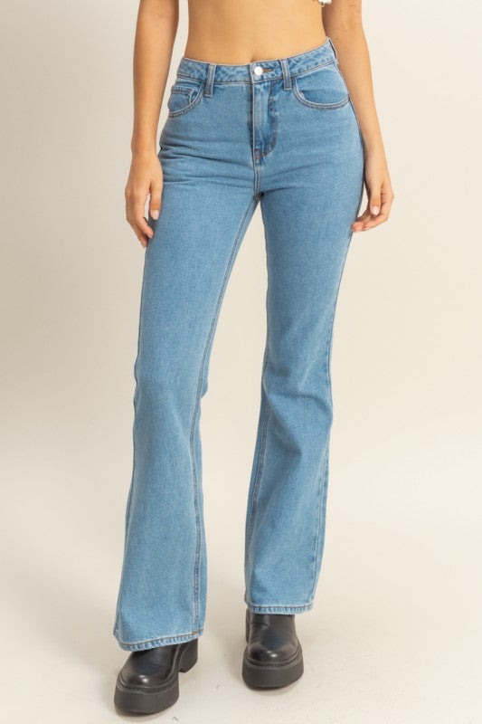 High waisted- flared jeans